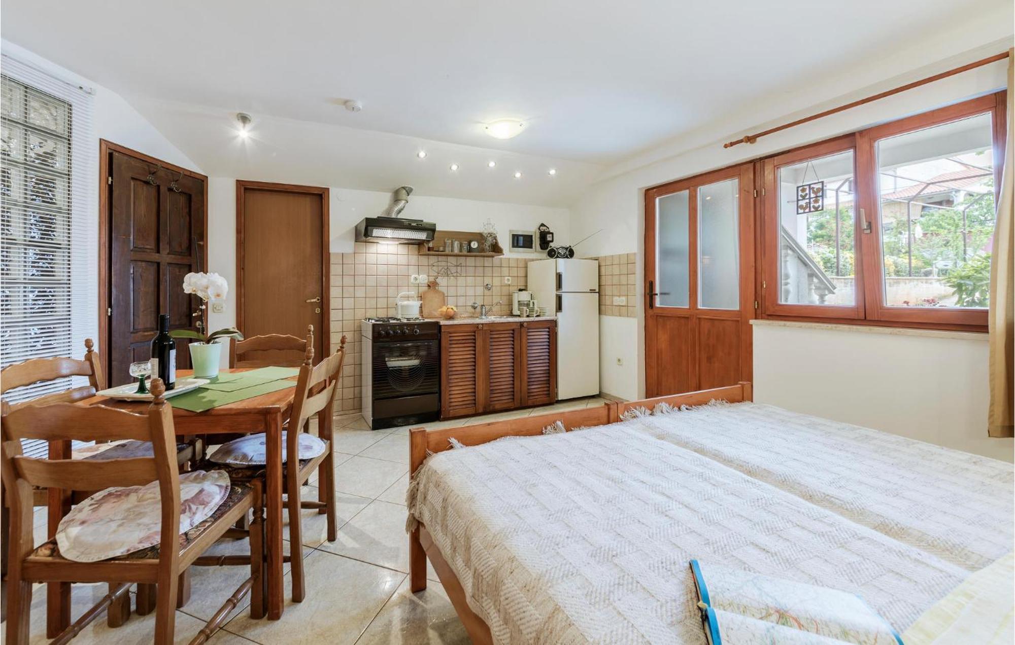 Awesome Studio In Pula With Wifi Экстерьер фото