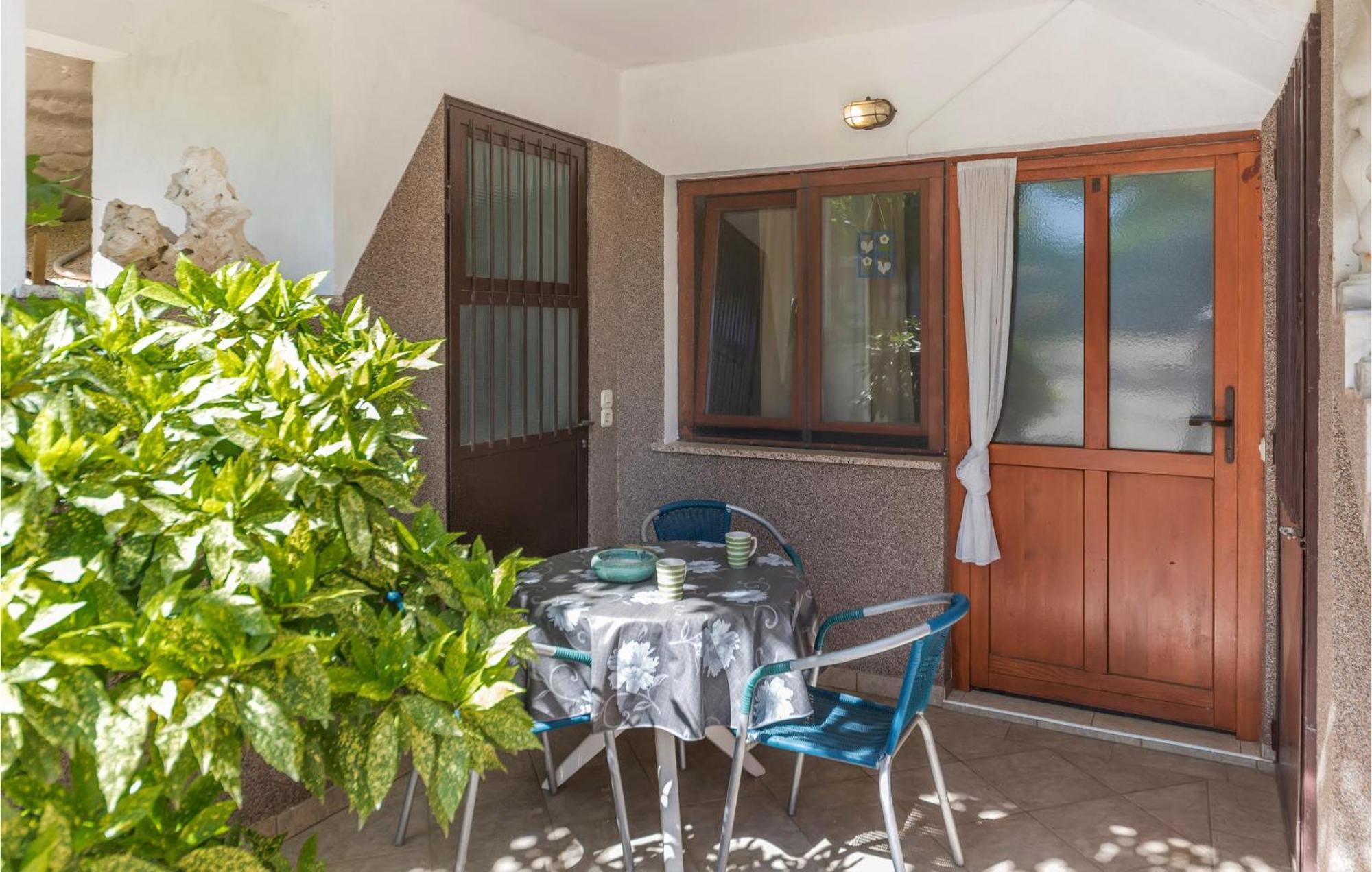 Awesome Studio In Pula With Wifi Экстерьер фото
