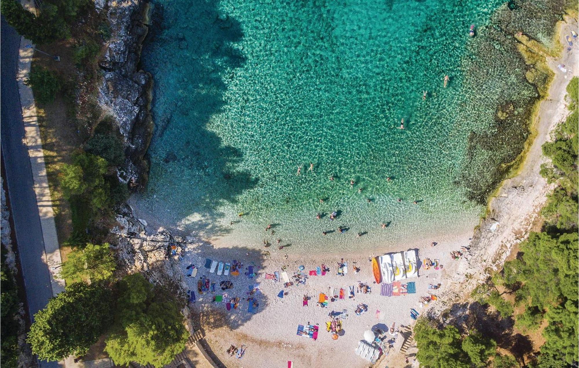 Awesome Studio In Pula With Wifi Экстерьер фото